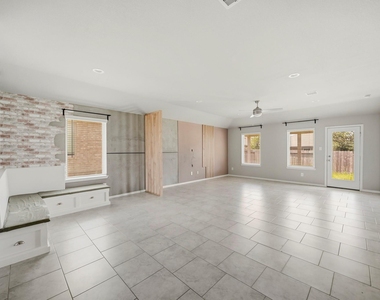 3525 Pearl Mill Lane - Photo Thumbnail 7