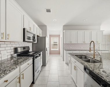3525 Pearl Mill Lane - Photo Thumbnail 2
