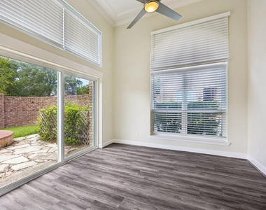 1017 Nantucket Drive - Photo Thumbnail 15