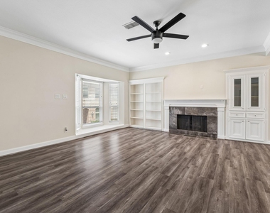 1017 Nantucket Drive - Photo Thumbnail 6