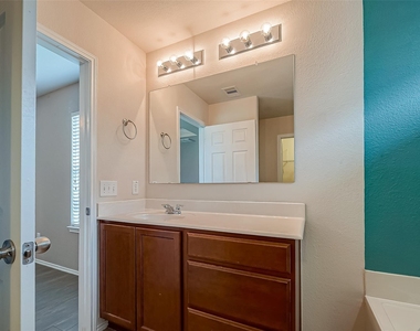 5822 Camelia Evergreen Lane - Photo Thumbnail 21