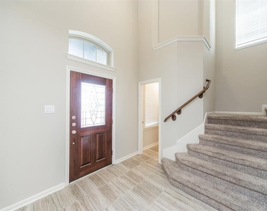 5626 Verona Ridge Drive - Photo Thumbnail 2