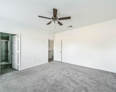 5626 Tabula Rasa Dr - Photo Thumbnail 17