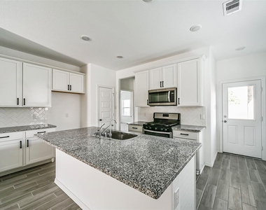 5626 Tabula Rasa Dr - Photo Thumbnail 9