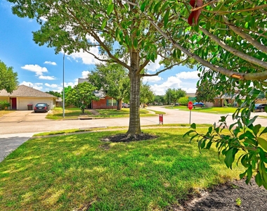19803 Lindenwick Court - Photo Thumbnail 41