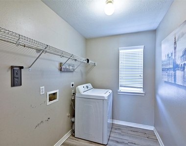 19803 Lindenwick Court - Photo Thumbnail 33