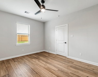 15650 Honey Cove Drive - Photo Thumbnail 10