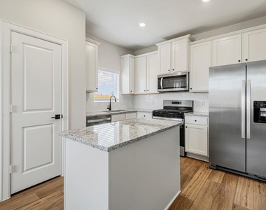 15650 Honey Cove Drive - Photo Thumbnail 6