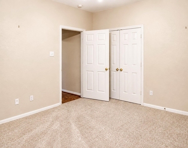 16415 Burham Park Drive - Photo Thumbnail 30