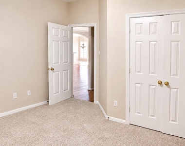 16415 Burham Park Drive - Photo Thumbnail 32