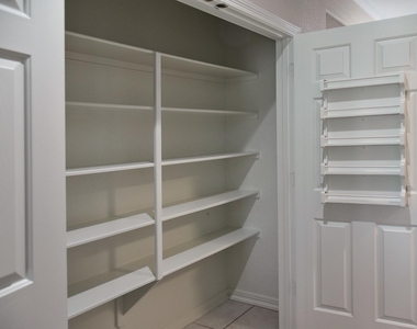 16415 Burham Park Drive - Photo Thumbnail 13