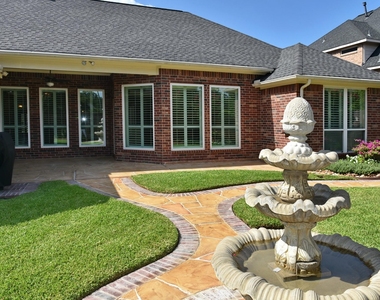 16415 Burham Park Drive - Photo Thumbnail 18