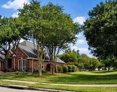 16415 Burham Park Drive - Photo Thumbnail 2
