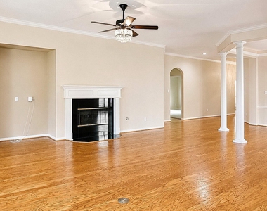 16415 Burham Park Drive - Photo Thumbnail 6