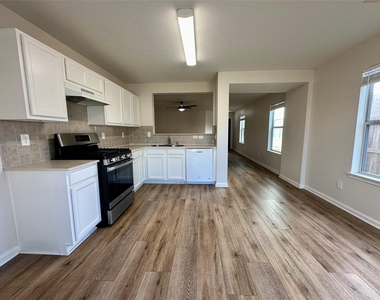 20515 Hillsdale Park Drive - Photo Thumbnail 16