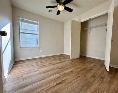 20515 Hillsdale Park Drive - Photo Thumbnail 14