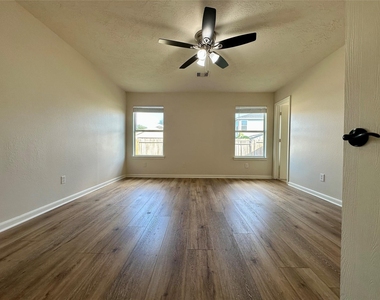 20515 Hillsdale Park Drive - Photo Thumbnail 27