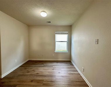 20515 Hillsdale Park Drive - Photo Thumbnail 13