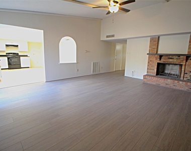 5327 Karenbeth Drive Drive - Photo Thumbnail 1