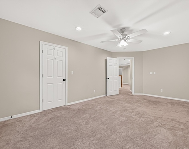 4307 Lake Walk Court - Photo Thumbnail 39