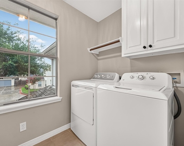 4307 Lake Walk Court - Photo Thumbnail 25