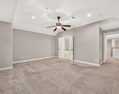 4307 Lake Walk Court - Photo Thumbnail 27