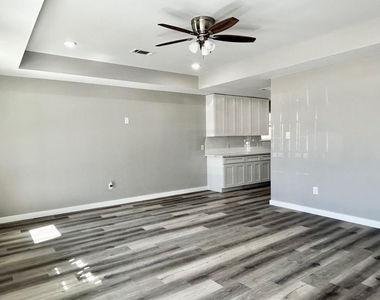 4103 Coon St - Photo Thumbnail 1