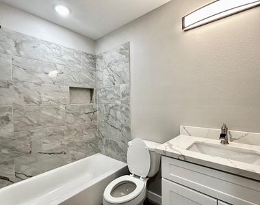 4103 Coon St - Photo Thumbnail 8