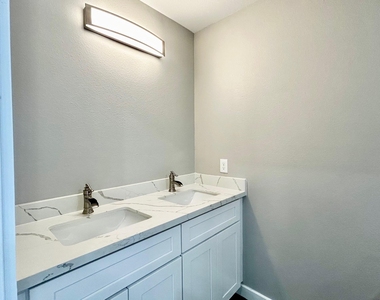 4103 Coon St - Photo Thumbnail 12