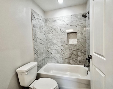 4103 Coon St - Photo Thumbnail 13