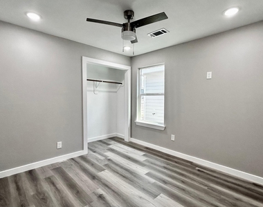 4103 Coon St - Photo Thumbnail 9