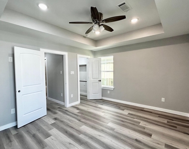 4103 Coon St - Photo Thumbnail 11