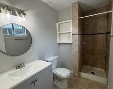 9809 Richmond Avenue - Photo Thumbnail 15