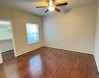 9809 Richmond Avenue - Photo Thumbnail 12
