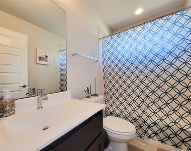 3534 Matterhorn Drive - Photo Thumbnail 34