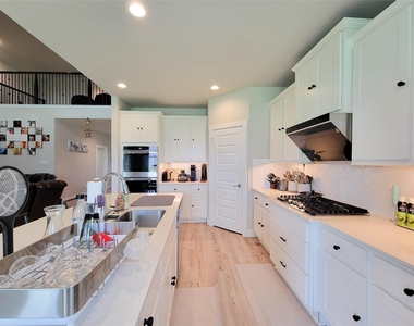 3534 Matterhorn Drive - Photo Thumbnail 18