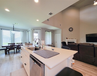 3534 Matterhorn Drive - Photo Thumbnail 17