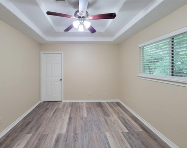 12700 Royal Green Drive - Photo Thumbnail 34