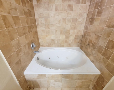 12700 Royal Green Drive - Photo Thumbnail 30