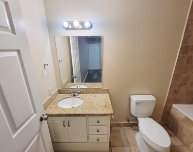 12700 Royal Green Drive - Photo Thumbnail 29