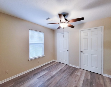 12700 Royal Green Drive - Photo Thumbnail 12