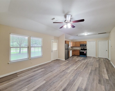 12700 Royal Green Drive - Photo Thumbnail 11