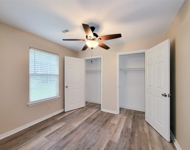 12700 Royal Green Drive - Photo Thumbnail 20