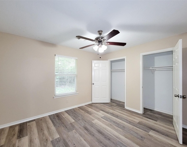 12700 Royal Green Drive - Photo Thumbnail 17