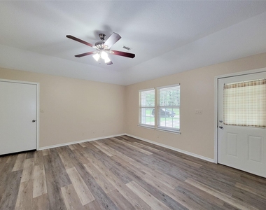 12700 Royal Green Drive - Photo Thumbnail 26