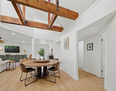 8052 Perry Lane - Photo Thumbnail 20