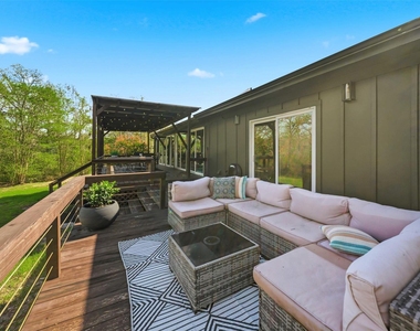 8052 Perry Lane - Photo Thumbnail 33