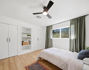 8052 Perry Lane - Photo Thumbnail 30