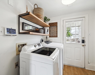 411 Marie Street - Photo Thumbnail 11