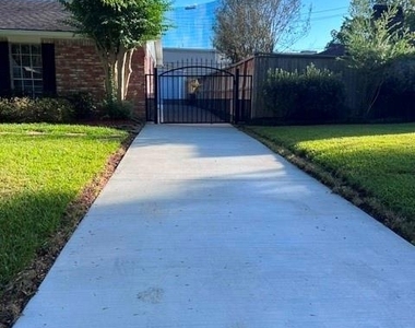 10715 Wickersham Lane - Photo Thumbnail 5